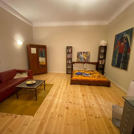 Fewo Gruene Mommsenstrasse - Bei Becker Klingeln Apartamento Berlim Exterior foto