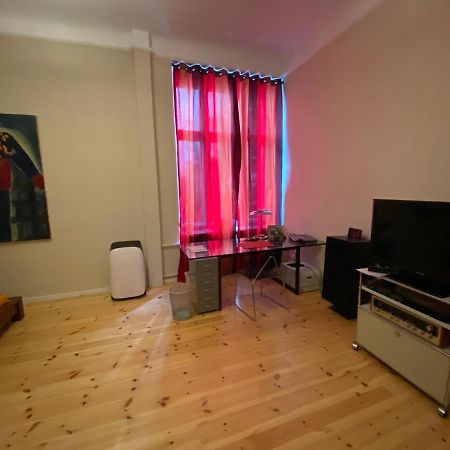 Fewo Gruene Mommsenstrasse - Bei Becker Klingeln Apartamento Berlim Exterior foto