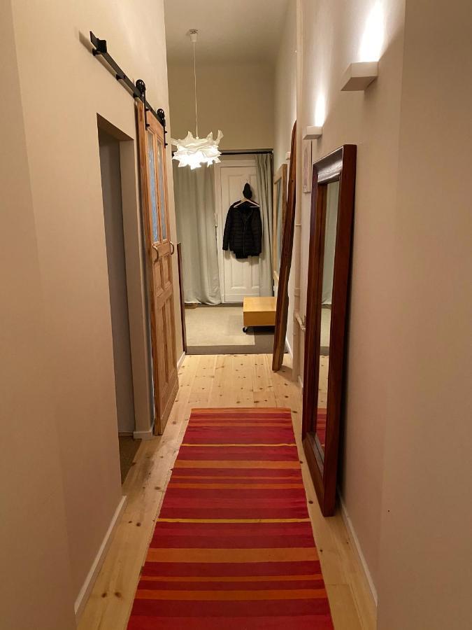 Fewo Gruene Mommsenstrasse - Bei Becker Klingeln Apartamento Berlim Exterior foto