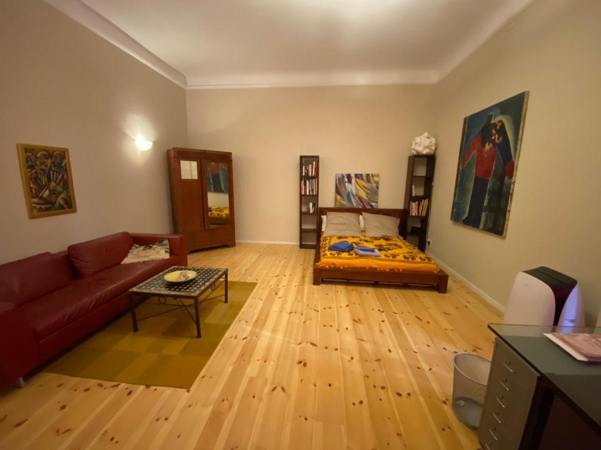 Fewo Gruene Mommsenstrasse - Bei Becker Klingeln Apartamento Berlim Exterior foto