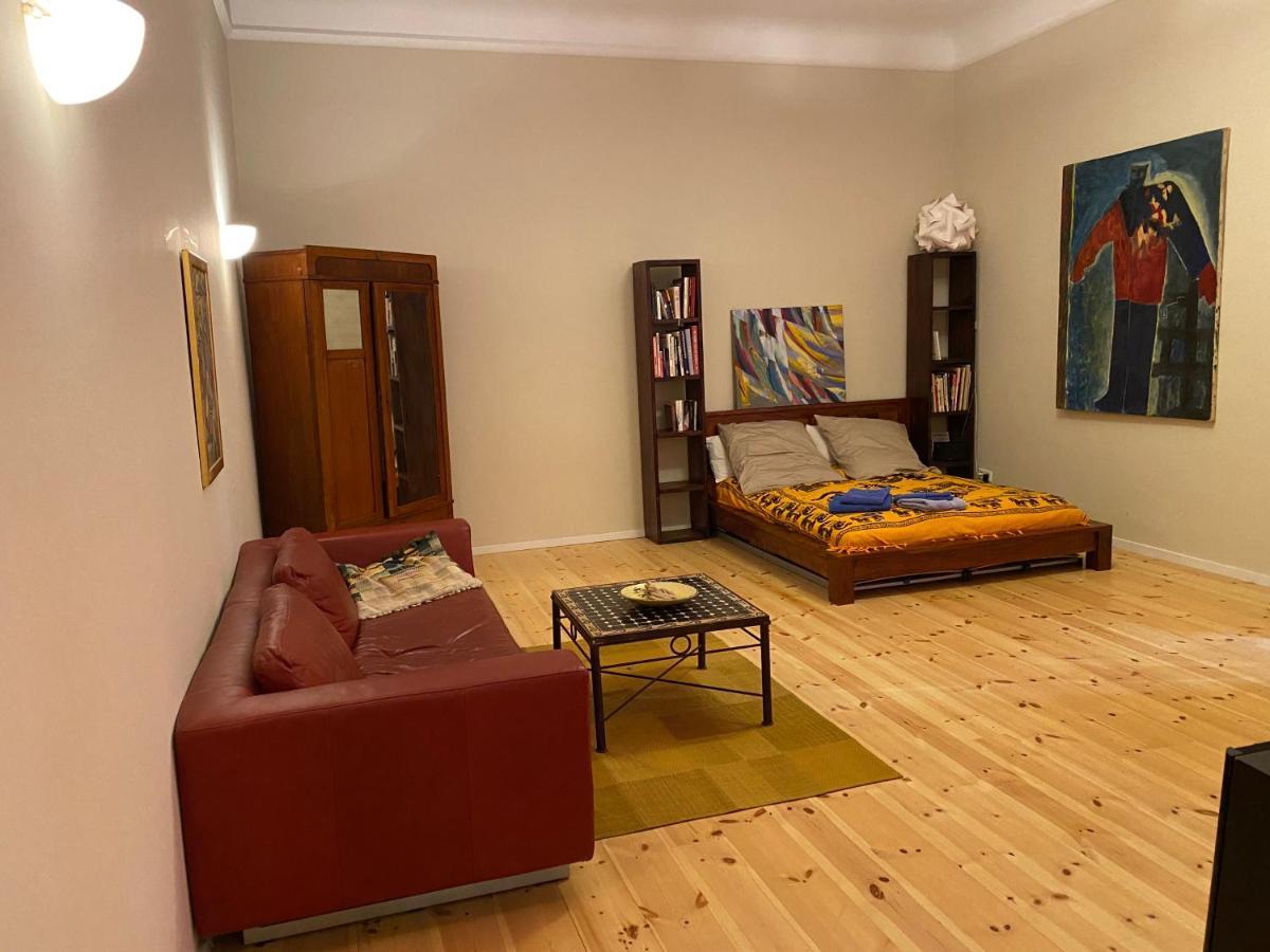 Fewo Gruene Mommsenstrasse - Bei Becker Klingeln Apartamento Berlim Exterior foto